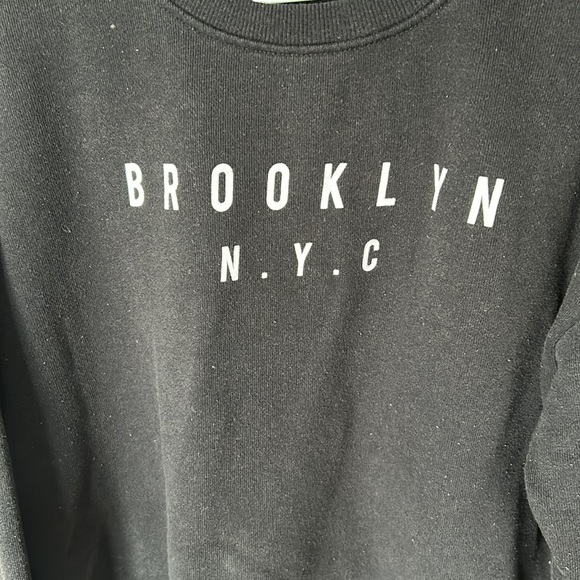 URBAN NATION 2/$25 cropped sweatshirt size medium - Picture 4 of 10